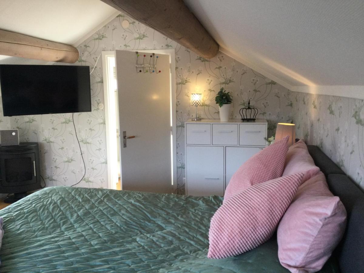 Mysigt Boende I Raettvik Med Utsikt Oever Siljan Extérieur photo